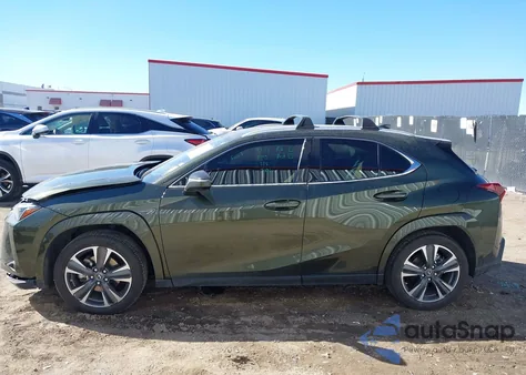 2024 Lexus Ux 250H Premium z USA, uszkodzony, nr VIN JTHP9JBH3R2077832